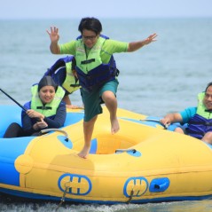 Donat Boat Pantai Anyer